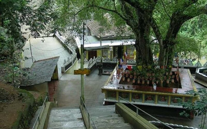 Haputale: Hindu and Buddhist Temple Tour with Pickup - The Itinerary Breakdown: What You’ll Experience