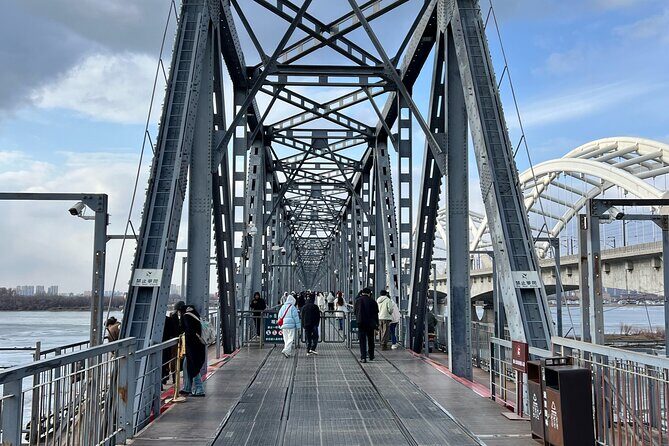 Harbin Cultural Tour at Zhongyang Dajie to Baluoke with Dinner - Authentic Home-Cooked Dinner in a Local Family’s Home  