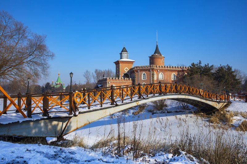 Harbin Volga Estate - Explore the castles and photo stops