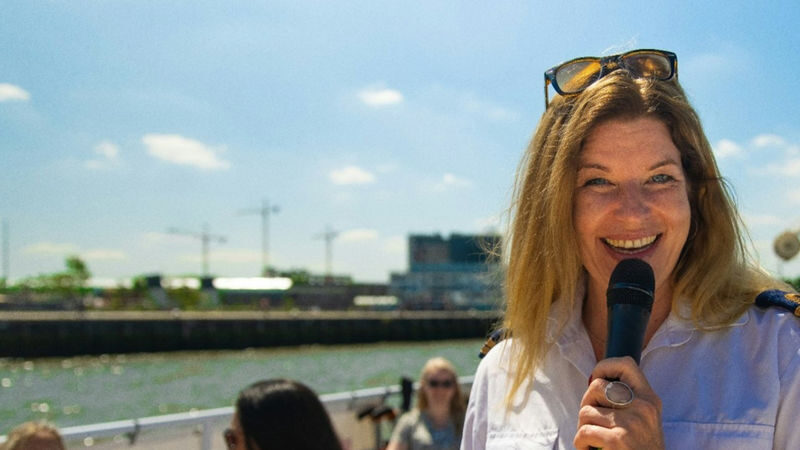 Harbour Cruise Tour in Rotterdam - Waalhaven and the harbor at scale