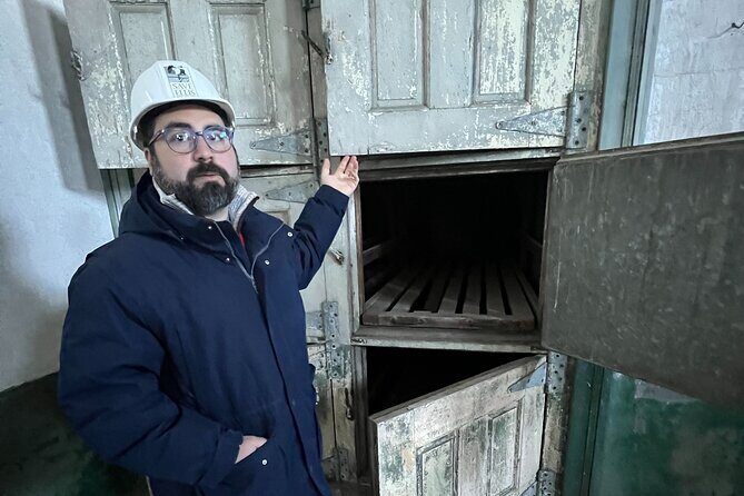 Hard Hat Tour of the Abandoned Ellis Island Hospital Complex - FAQs