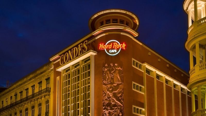 Hard Rock Cafe Lisbon Dining Experience - Who will enjoy this stop