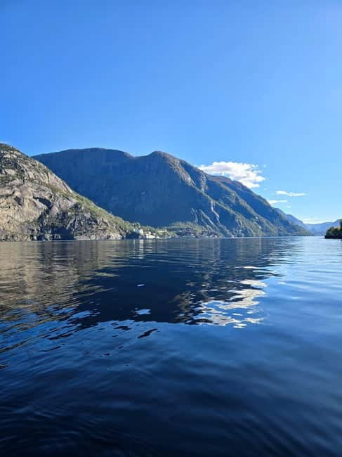 Hardangerfjord: Guided Kayak Tour - Who Should Consider This Tour?