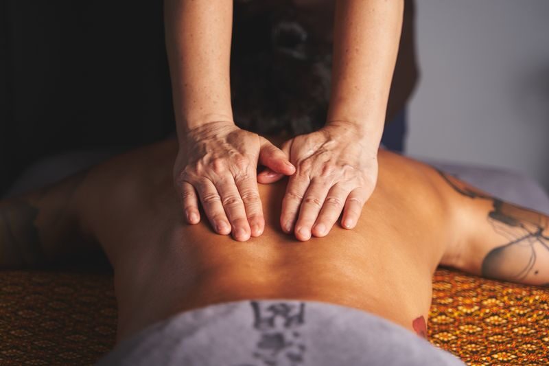 Hariky House - Traditional Thai Massage Experience | Aroma Thai | Lymphatic Detoxification | Steam | Sha Tin - Inside the centre, Thai décor and room to settle in