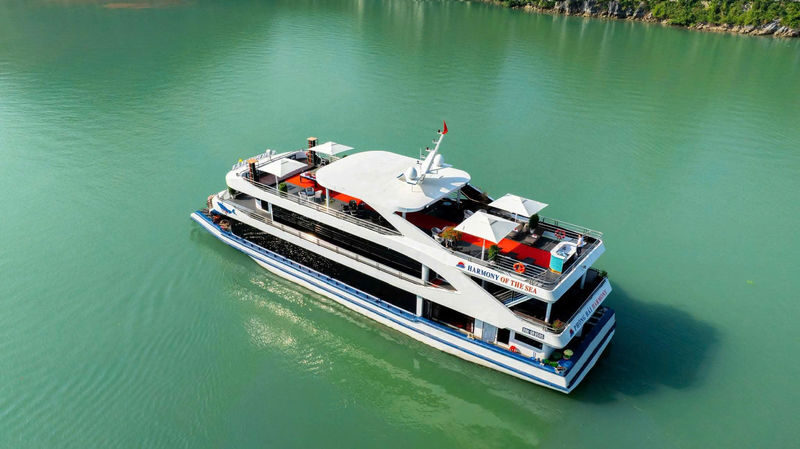 Harmony Luxury Cruise: Ha Long Bay,Sung Sot & Ti Top - What this Ha Long Bay cruise does well