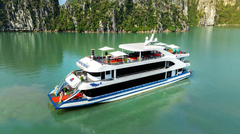 Harmony Luxury Cruise: Ha Long Bay,Sung Sot & Ti Top - Setting off from Tuan Chau Marina