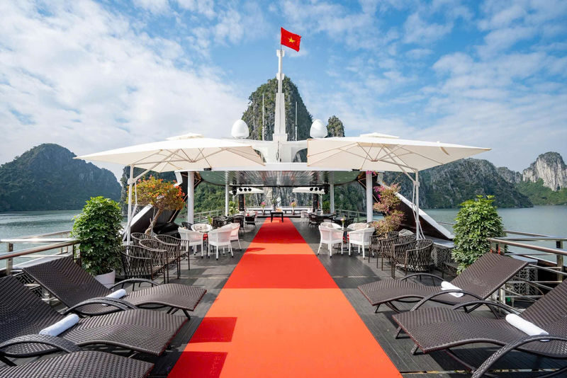 Harmony Luxury Cruise: Ha Long Bay,Sung Sot & Ti Top - Who should book this cruise