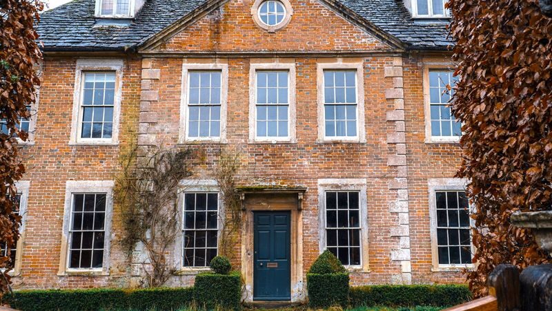Harry Potter Film Locations Lacock and The Cotswolds Tour - What the guide and transport add