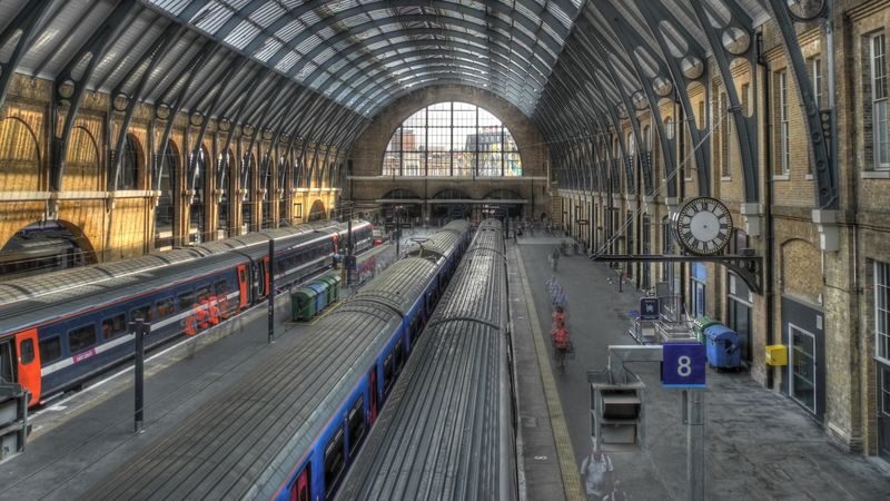 Harry Potter Film Locations Walking Tour in London - Riding the Underground and reaching King’s Cross