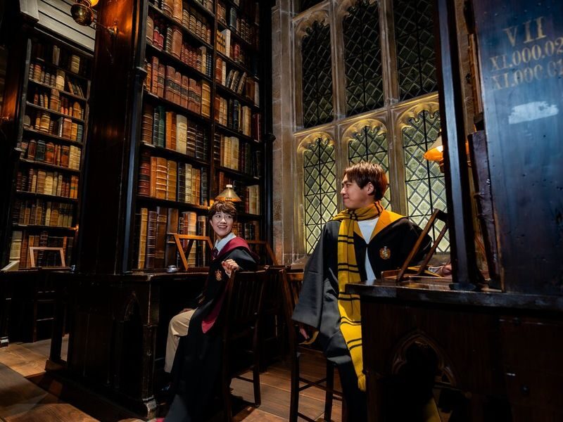Harry Potter Studio Tour Tokyo - Halloween and winter bring a different set of details