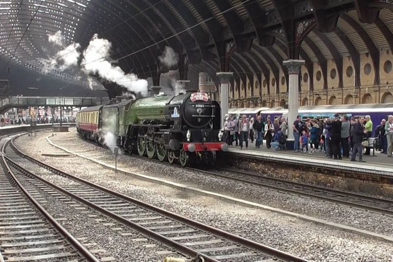 Harry Potter Walking Tour in York - House points, film facts and the quiz
