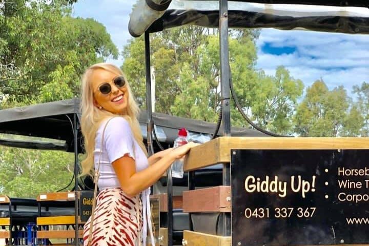 Harvest the Hunter Wine and Produce 3-Hour Tour - A carriage ride through Hunter Valley country