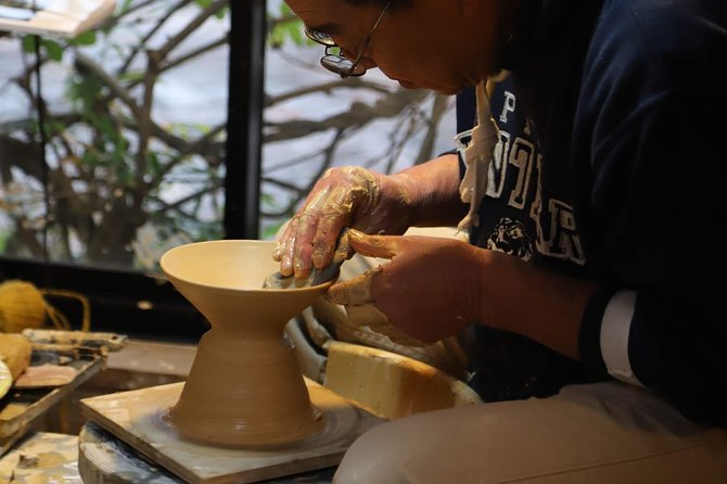 Hasami Ware Study Tour With Special Guide 400 Years History and Modern Daily Use Pottery - Taking in the Craftsmanship of Hasami Ware