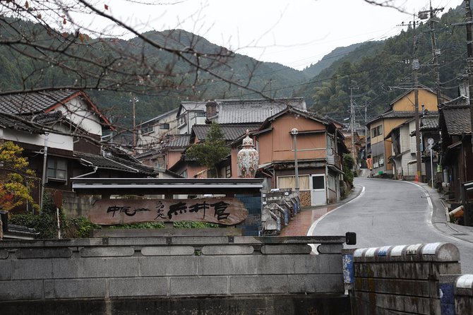 Hasami Ware Study Tour With Special Guide 400 Years History and Modern Daily Use Pottery - Meeting and Pickup Details