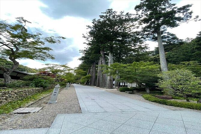 Hattasan and Horaibashi Bridge Guided Tour-Van - FAQ