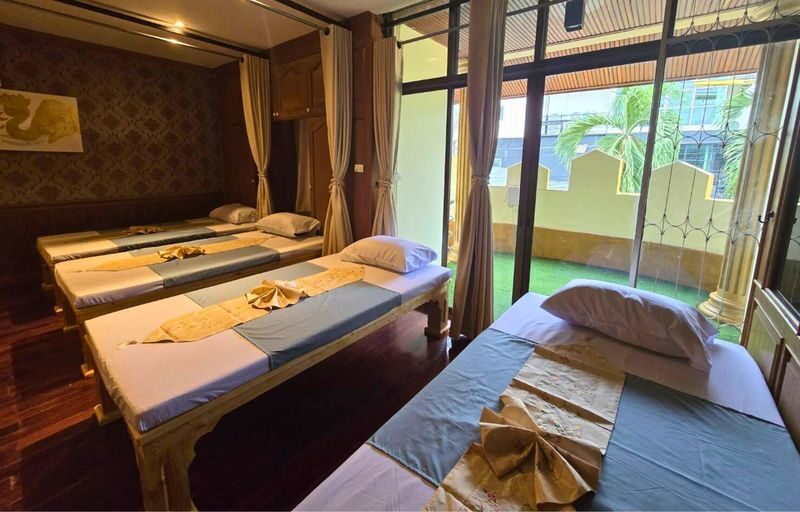 Hatthasin Massage for Health Experience in Nimman Chiang Mai - Who will get the most from Hatthasin