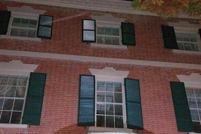 Haunted Footsteps Ghost & Paranormal Salem Tour - Meeting and Pickup Details