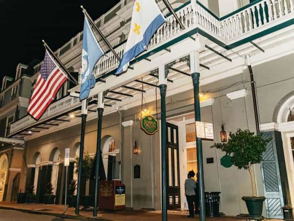 Haunted New Orleans Walking Tour - Haunted Architecture and Traditions