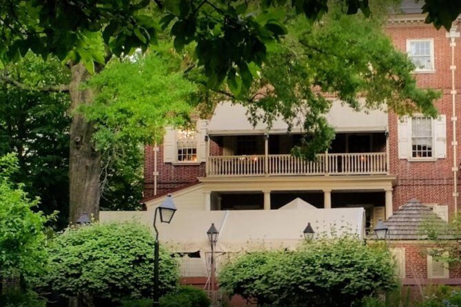 Haunted Philadelphia: Spirits of '76 Ghost Tour - Guides: Knowledge and Personal Touch