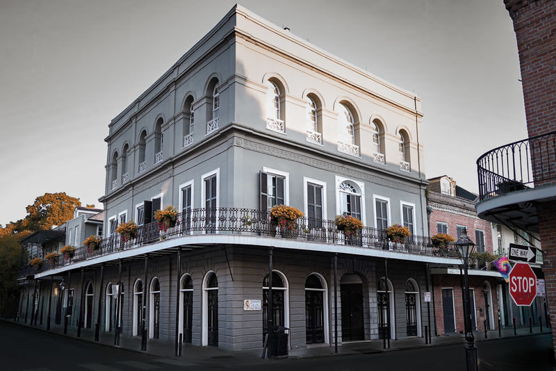 Haunted Pub Crawl Tour by New Orleans Ghost Adventures - What the price covers, and what it does not
