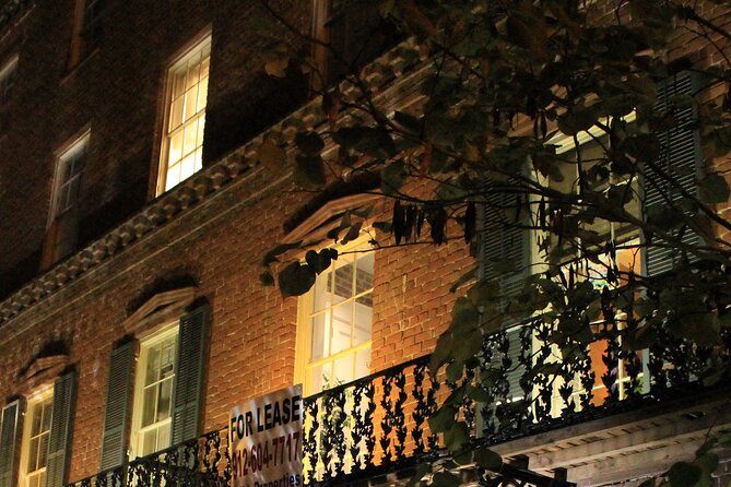 Haunted Savannah Ghost and Pub Walking Tour - Haunted History of Savannah