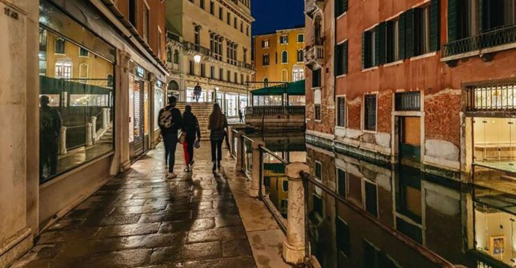 Haunted Venetian Nights: Explore the Ghostly Secrets - Experience