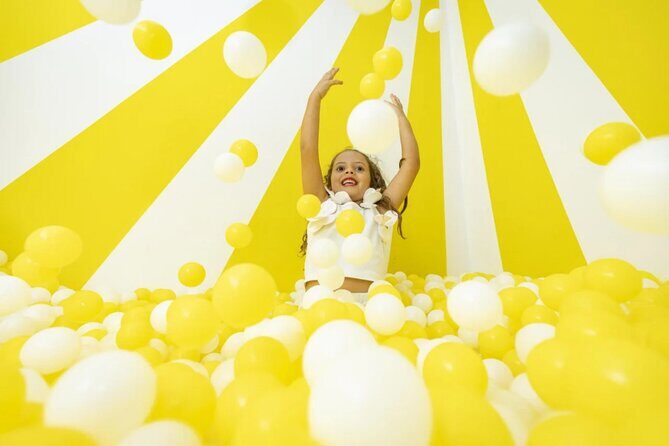 Have fun at Selfie Experience Split - The Sum Up