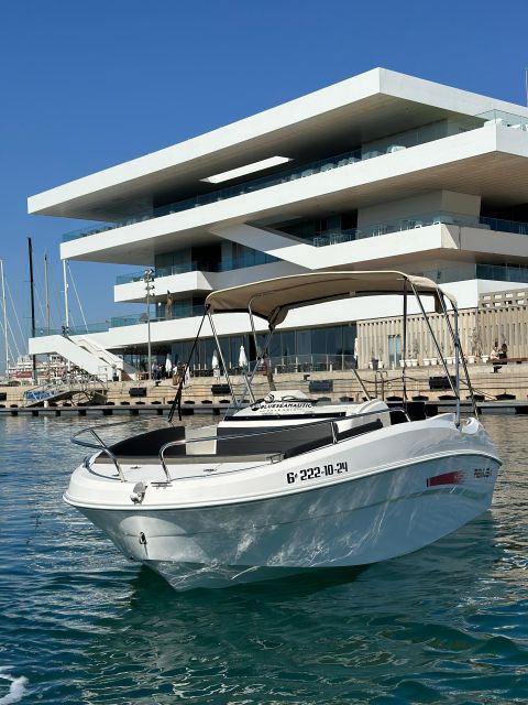 HAWAI Boat Review: A Day at Sea - Boat Details and Amenities