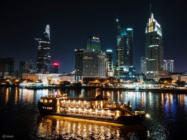 HCM: Dinner Cruise on Saigon River (Chinese Tour Guide) - Tips for Enjoying the Cruise