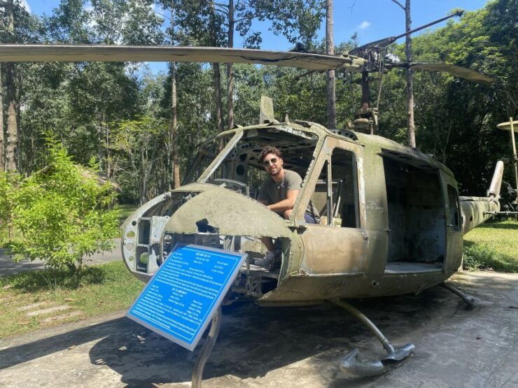 HCM: War Remnants Museum & Independence Palace Walking Tour - Tour Highlights