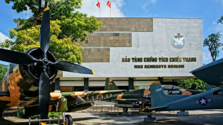 HCM: War Remnants Museum & Independence Palace Walking Tour - Historical Insights