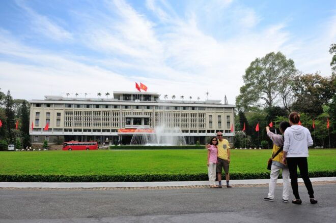 HCM: War Remnants Museum & Independence Palace Walking Tour - Small Group Experience
