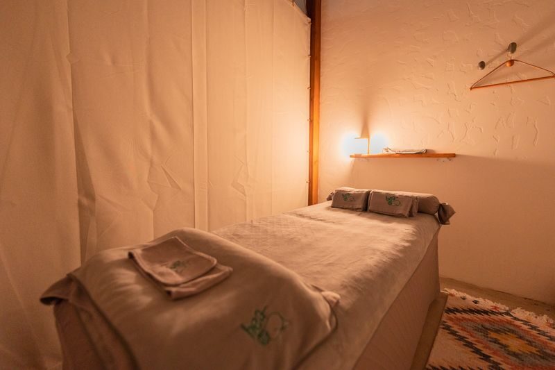hea- Wellness Boutique | Massage + Wellness Experience | Foot Massage | Yoga | Singing Bowl Therapy | Tai Kok Tsui - Health details to raise before treatment