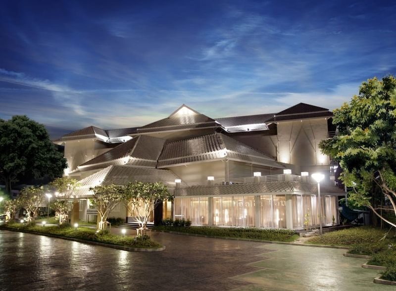Health Land Spa at Chaeng Wattana in Bangkok - A two-hour pause in Chaeng Wattana