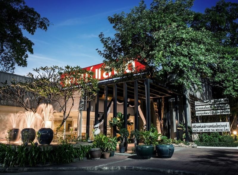 Health Land Spa at Srinakarin in Bangkok - A two-hour pause near Suvarnabhumi
