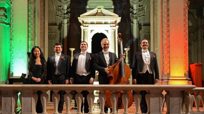 Heart of Florence: Dinner and Three Tenors Concert Ticket - Selecting Participants and Date
