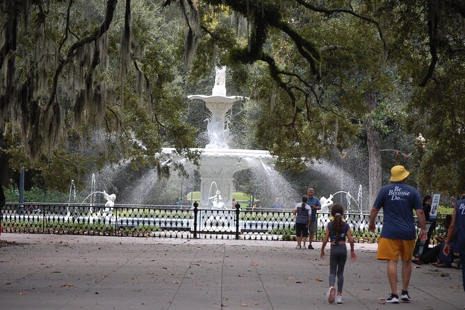Heart of Savannah History Walking Tour - 2hr - Tour Guides Expertise