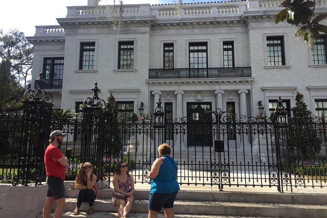 Heart of Savannah History Walking Tour - 2hr - Meeting Point and End Point