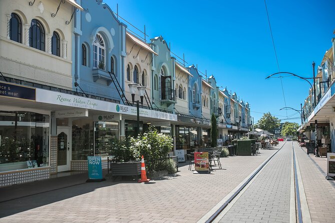 Heartbeat of the City: Christchurch Walking Tour for Couples - Vibrant Street Art and Murals