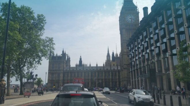 Heathrow Airport Transfer to London - The Sum Up