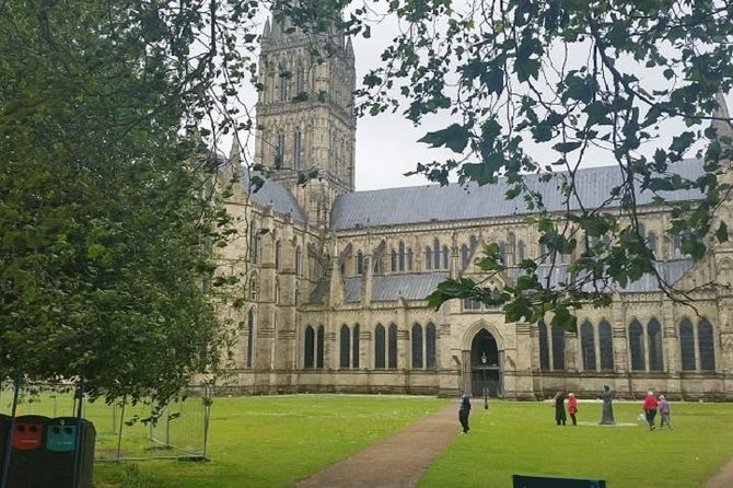 Heathrow Hotel to Heathrow Hotel With Stopovers at Stonehenge & Salisbury - Cancellation Policy