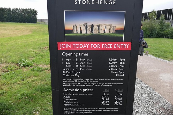 Heathrow Hotel to Heathrow Hotel With Stopovers at Stonehenge & Salisbury - Stopover at Stonehenge