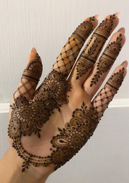 Heena (Mehndi) Session in Varanasi - Experience Details