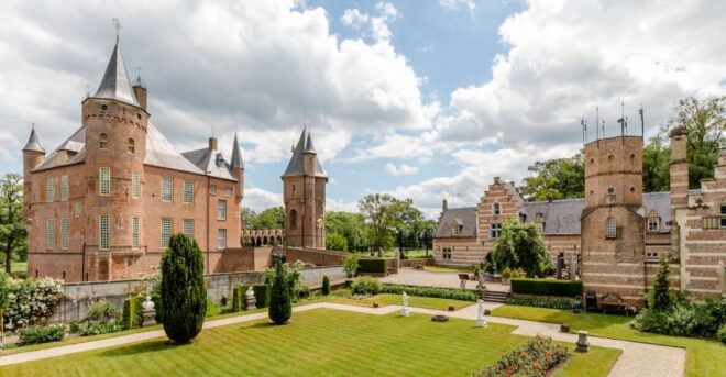 Heeswijk: Heeswijk Castle Admission Ticket With Audio Guide - Visit One of the Most Beautiful Castles