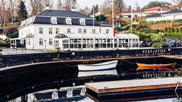 Helicopter + Lunch at Bekkjarvik Guest House - Frequently Asked Questions