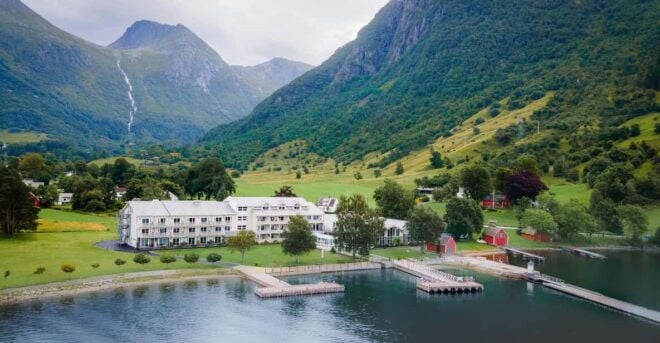 Helicopter Transfer Bergen - Rosendal - Restrictions and Suitability