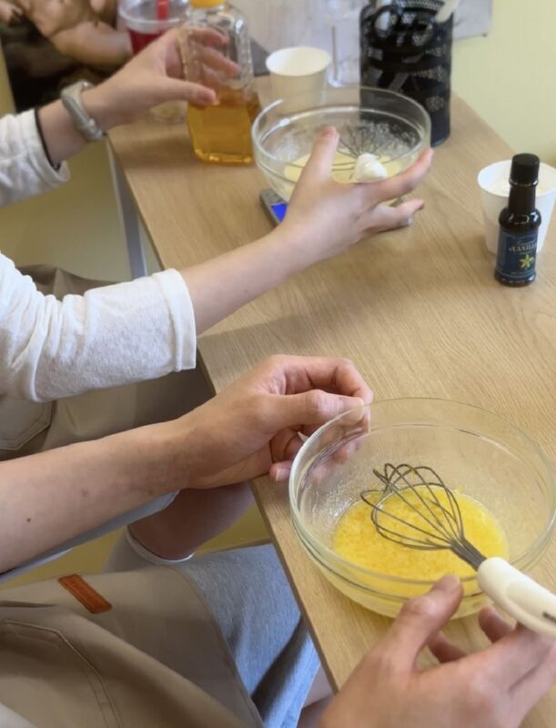 Hello Kitty Madeleine Baking Class in Suwon - A baking class built around the decorating