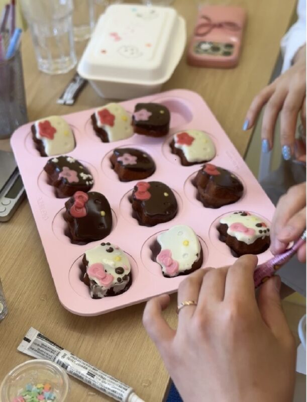 Hello Kitty Madeleine Baking Class in Suwon - Finding the Suwon studio and choosing a time