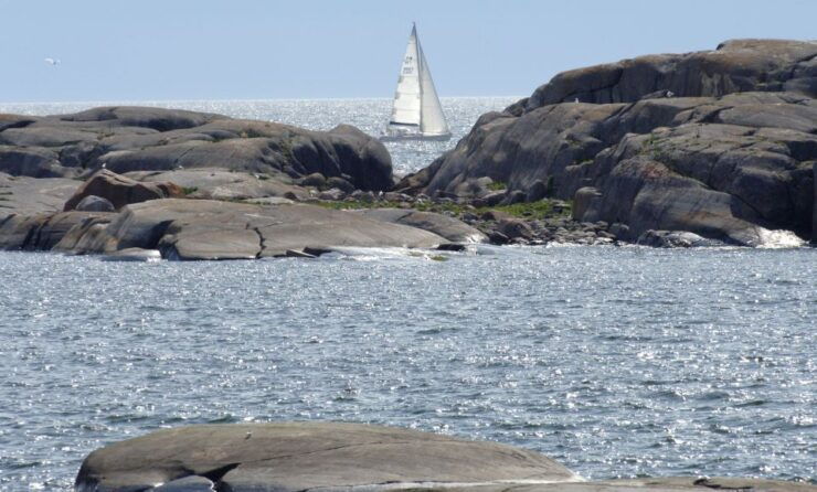 Helsinki: Archipelago RIB Boat Tour With BBQ Lunch and Sauna - Meeting Point and Accessibility Information