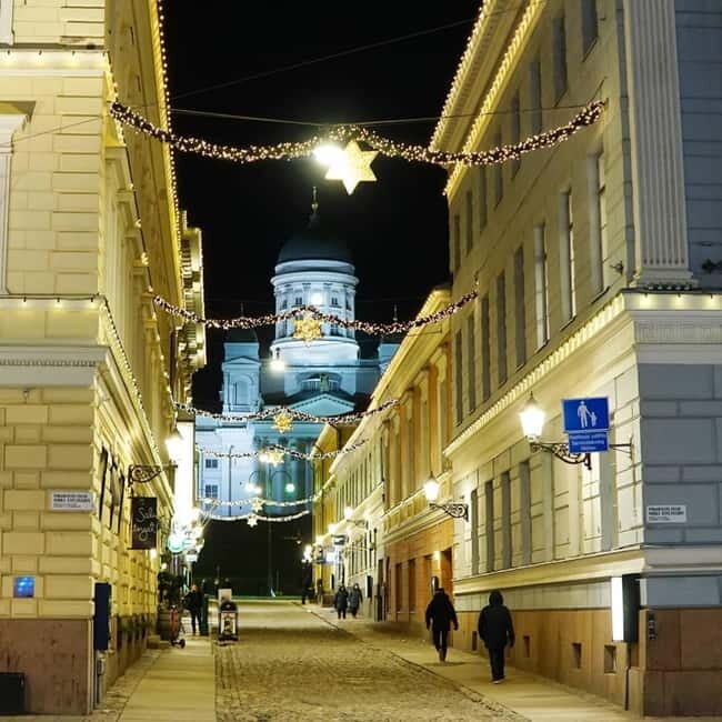 Helsinki: Christmas Walking Tour with Market Visit - The Experience and the Guides